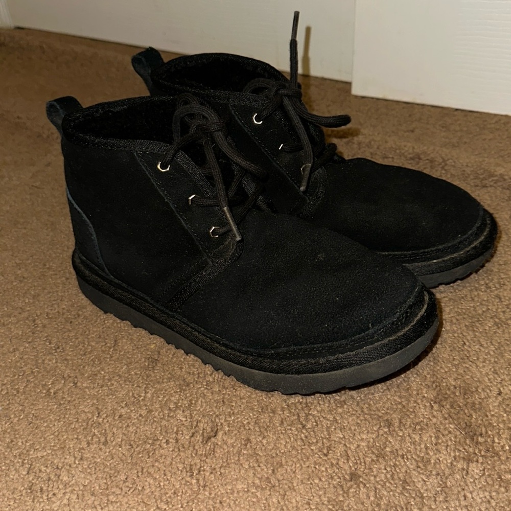 Boys Ugg Boots Black size 5